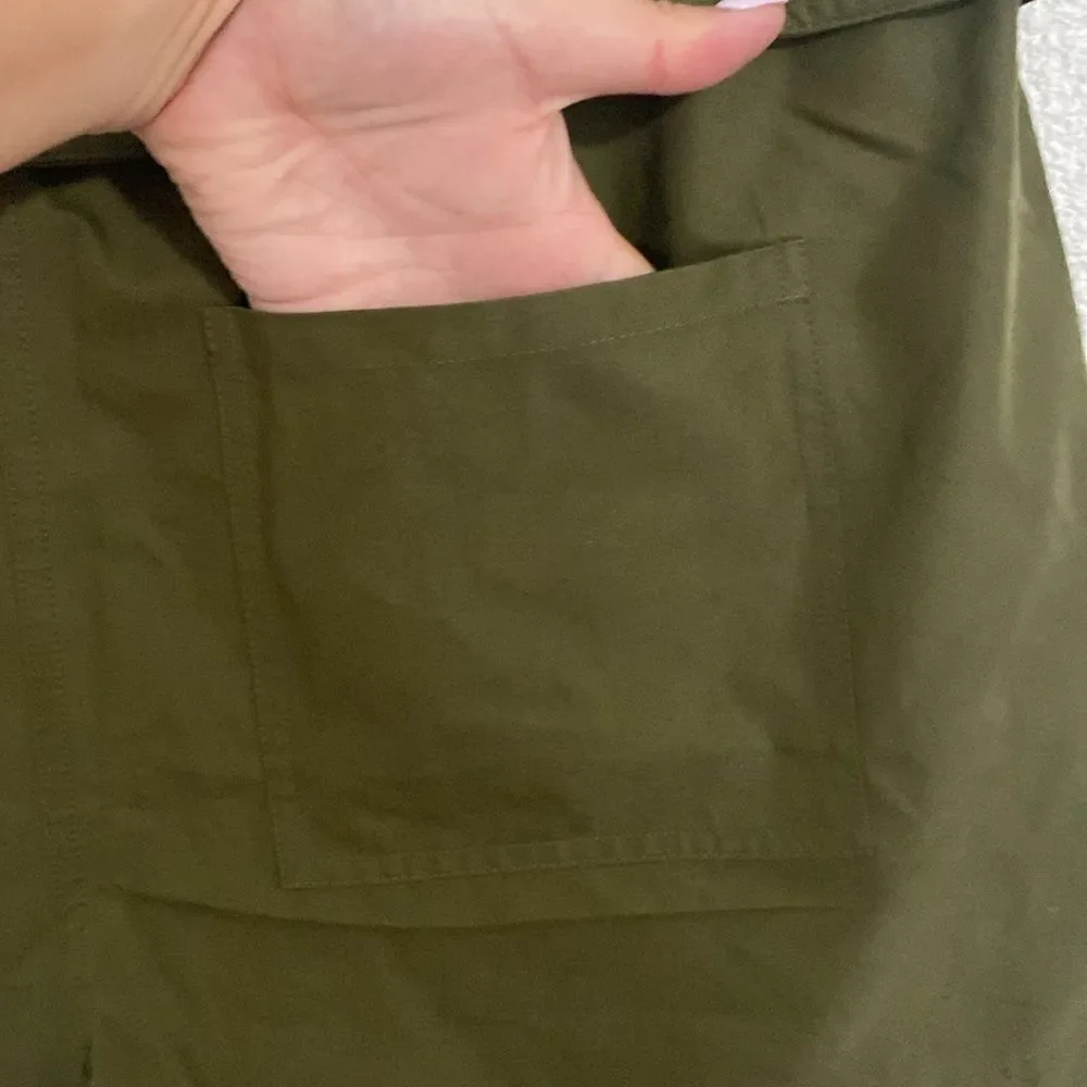 NWT- DKNY- High waisted -tie chino shorts- Dark Green- Size 18